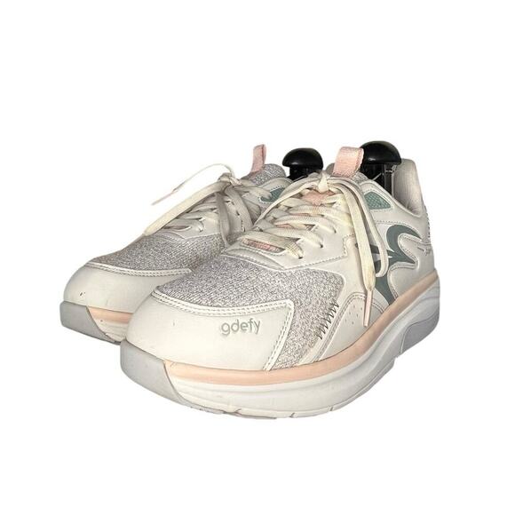 ***SOLD*** GDefy Cream Green Energiya Cushioned Sneakers Size 8 - Picture 2 of 6